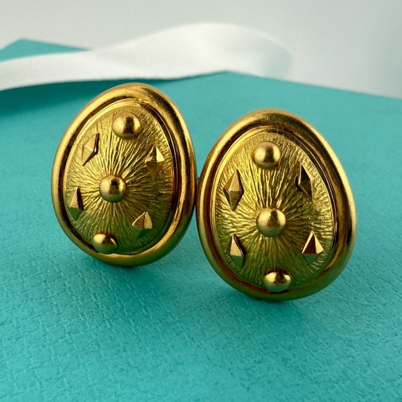 RARE Tiffany & Co. Schlumberger Studios "Shield" Clip Earrings 18k Gold 20g - Picture 1 of 5